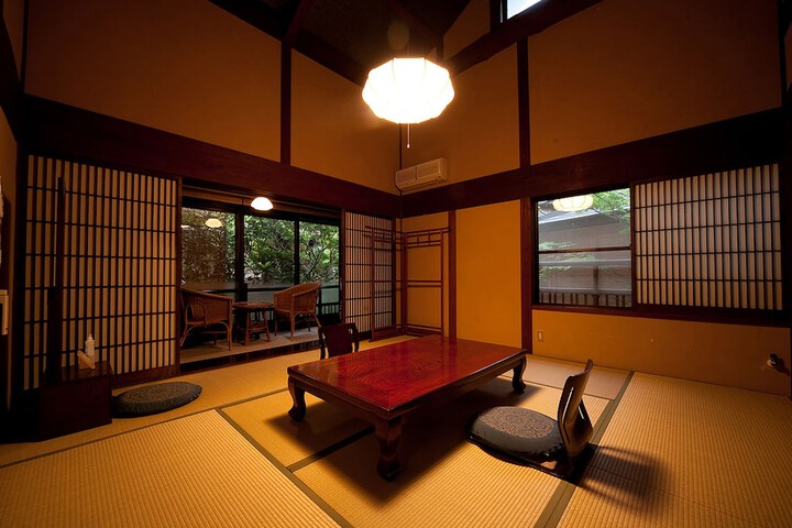 Room 14 of 95