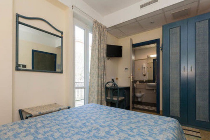 Room 5 of 40