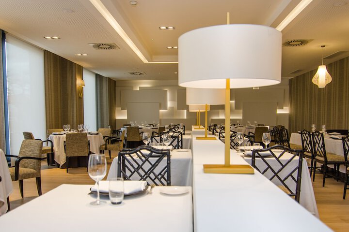 Dining 88 of 138