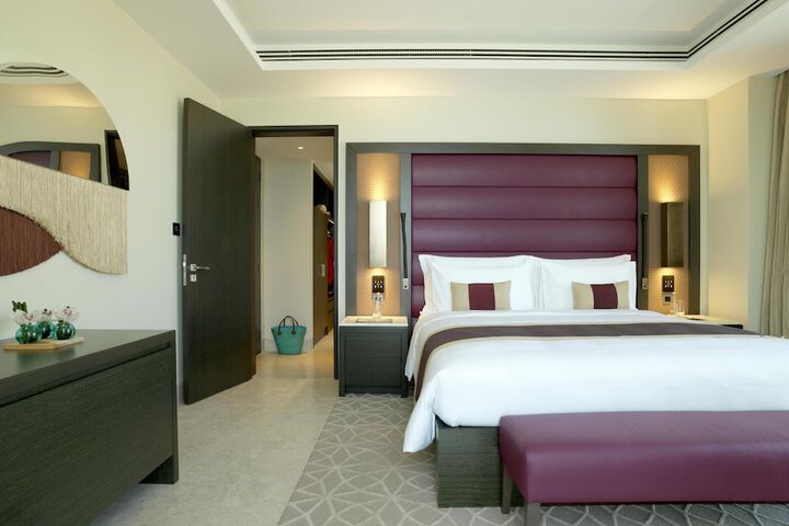 Room 17 of 254