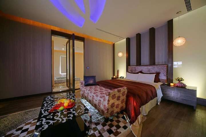 Room 19 of 49