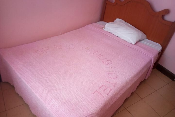 Room 5 of 25