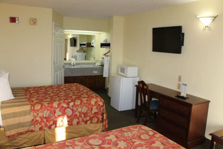 2 Double Beds (4 of 6)