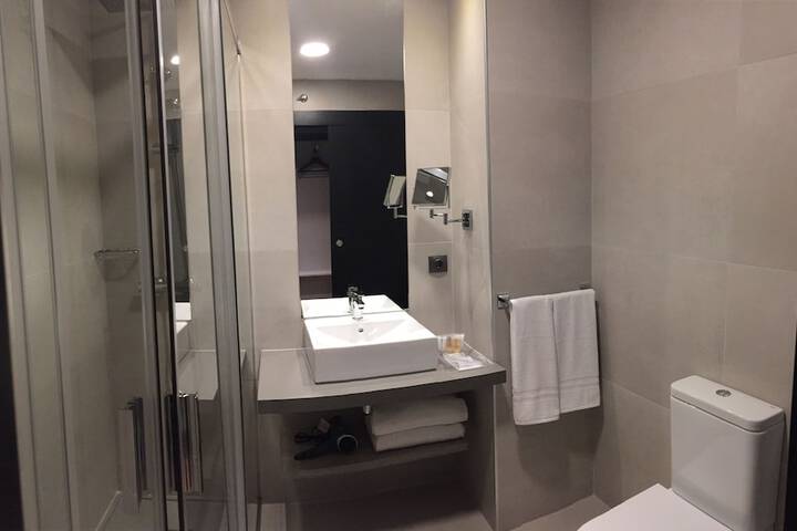 Room 14 of 61