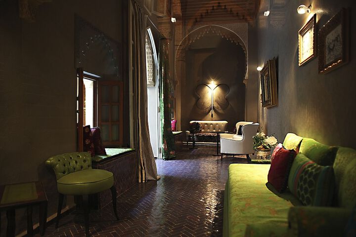 Lounge 46 of 63