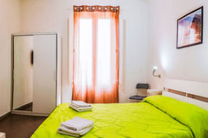 Room 28 of 79