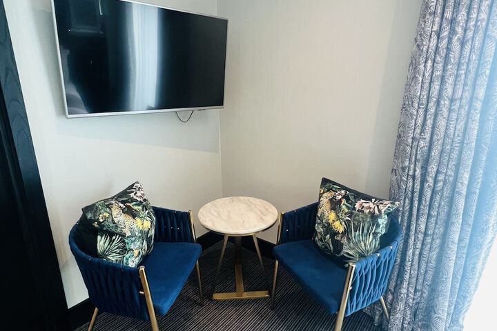 Room 21 of 90
