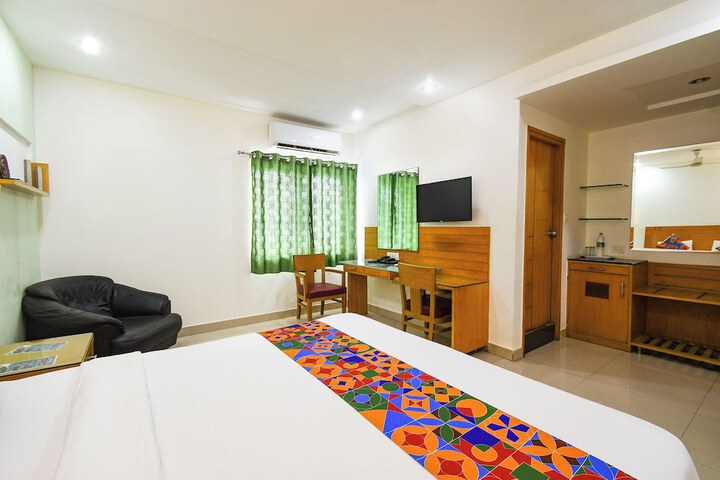 Room 11 of 34