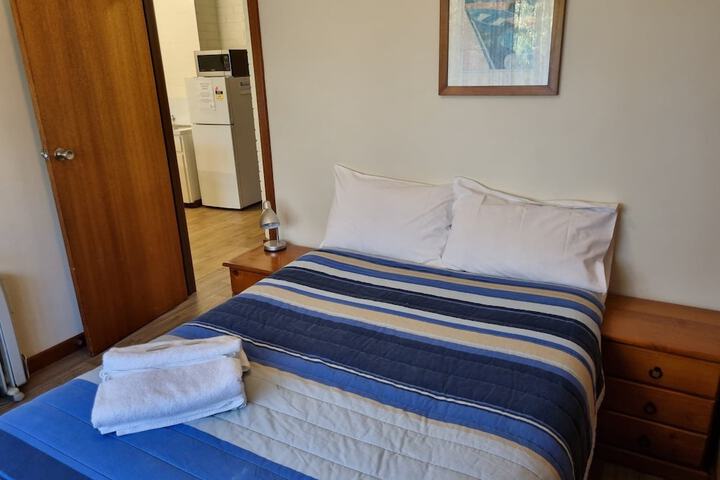 Room 3 of 73