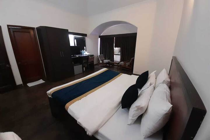 Room 8 of 61