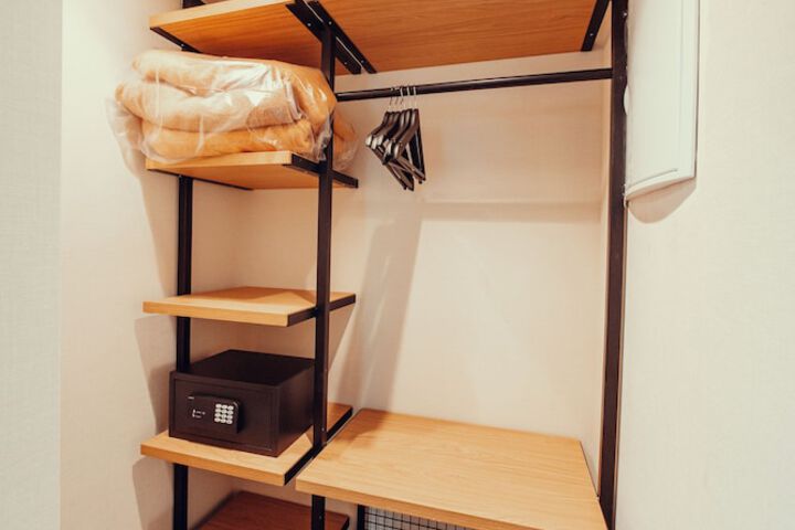 Room 42 of 110