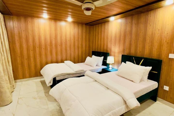 Room 16 of 43