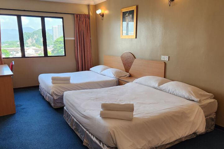 Room 32 of 82