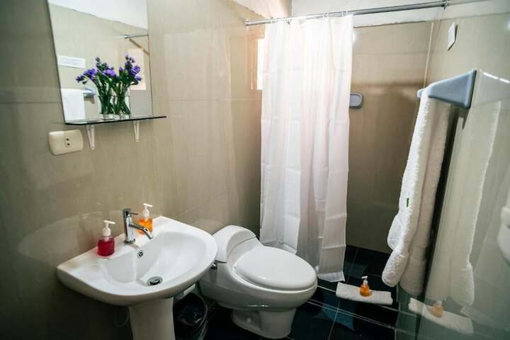 Room 9 of 18