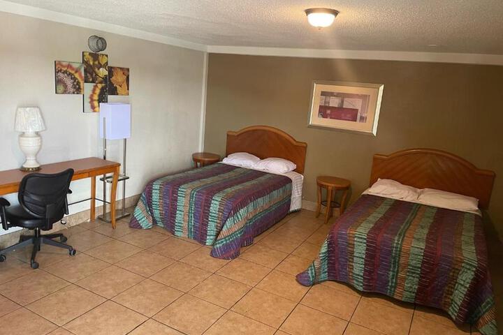 2 Double Beds (6 of 6)