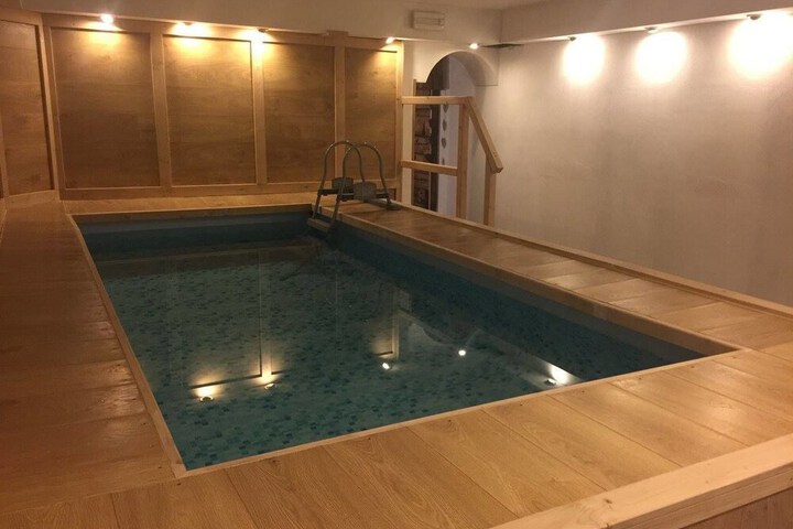 Pools & Facilities