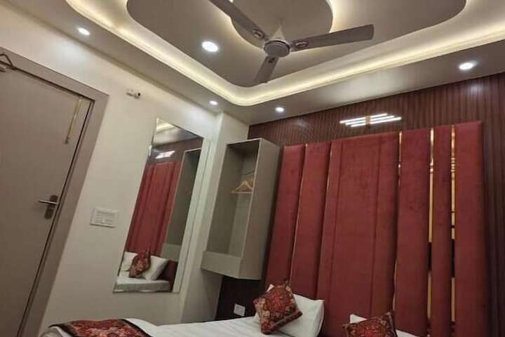 Room 5 of 34