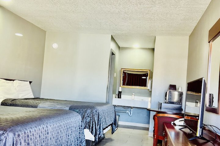 Room 12 of 21
