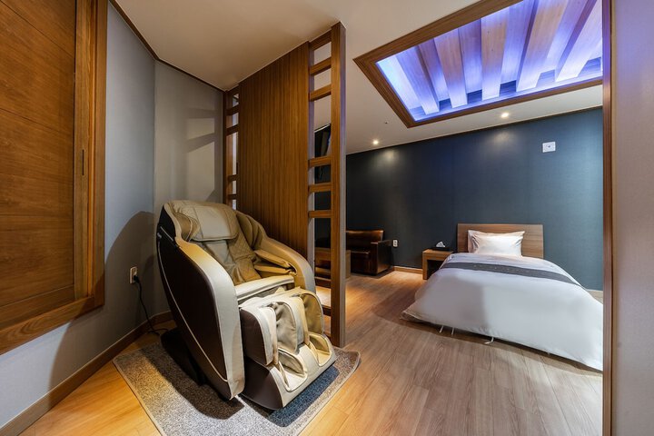Room 55 of 91