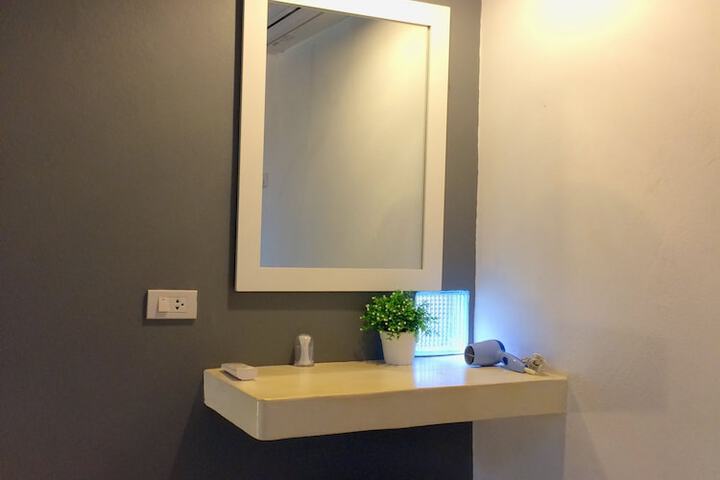 Room 25 of 68