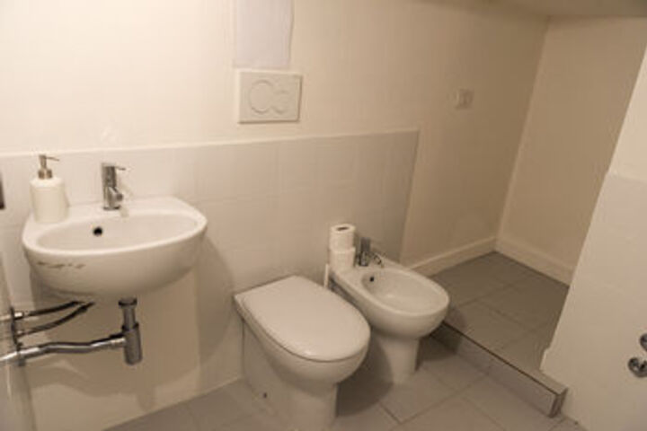 Room 3 of 37