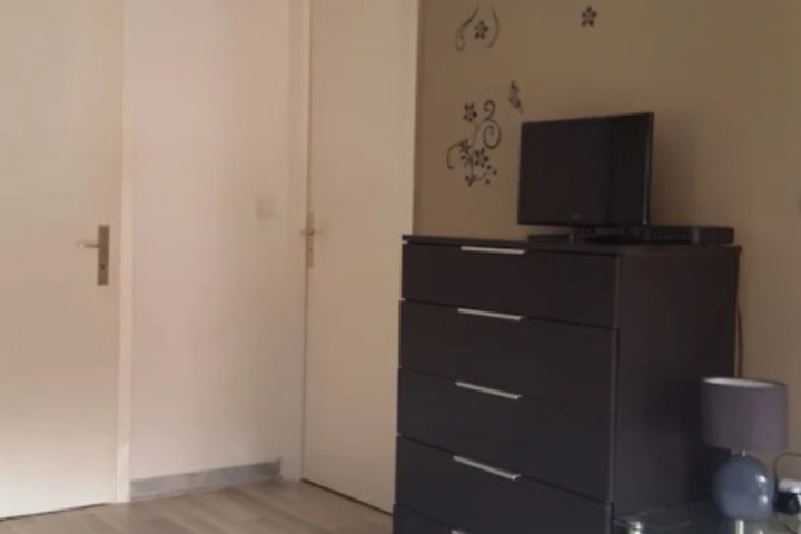 Room 13 of 19
