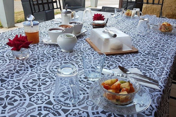 Breakfast/Coffee Service 26 of 40