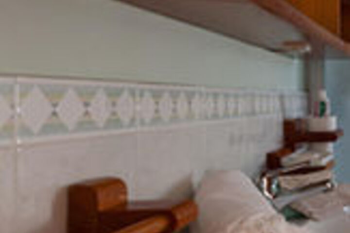 Room 2 of 32