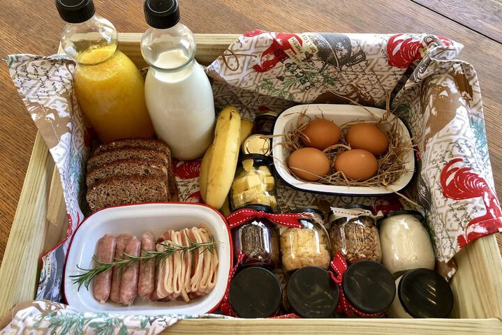 Breakfast/Coffee Service 40 of 77