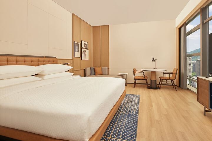Room 14 of 21
