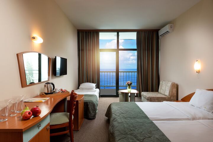 Room 28 of 94
