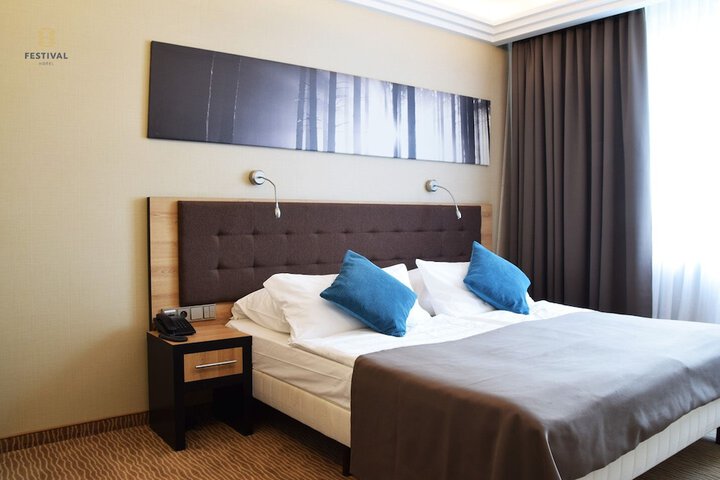 Room 3 of 16
