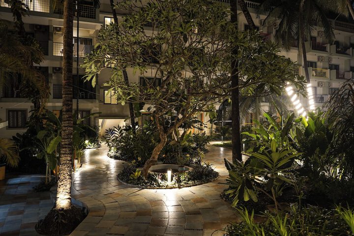Hotel Exterior 100 of 116