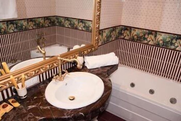 Room 20 of 25