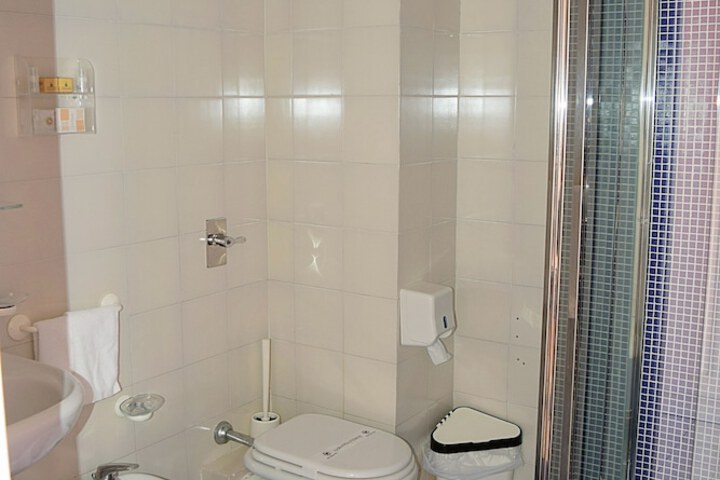Room 13 of 48