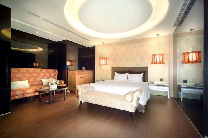 Room 29 of 53