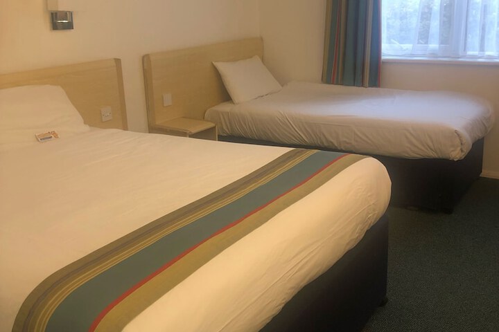 Room 6 of 19
