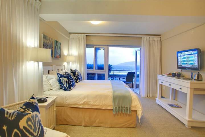 Room 6 of 49