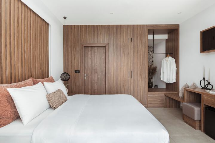 Room 9 of 43