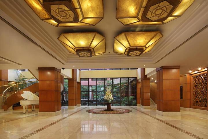 Lobby Photos