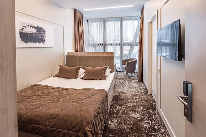 Room 3 of 45