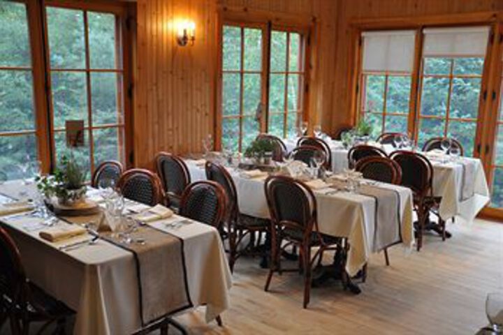 Dining 42 of 48