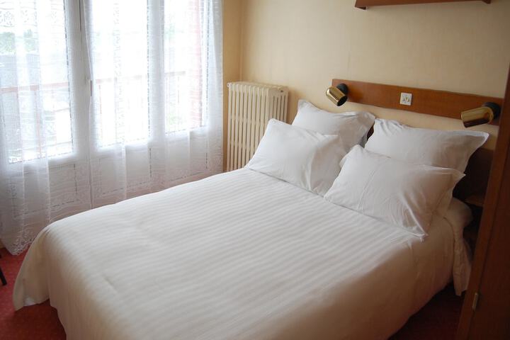 Room 10 of 20