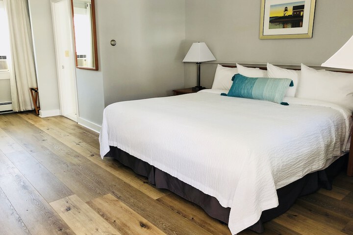 Room 3 of 55