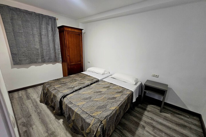 Room 9 of 50