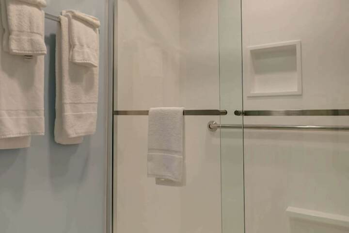 Room 103 of 138