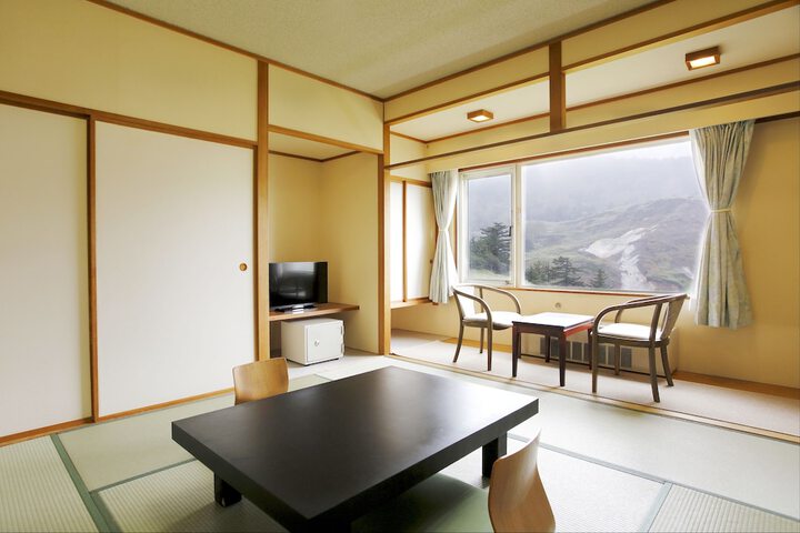 Room 9 of 35