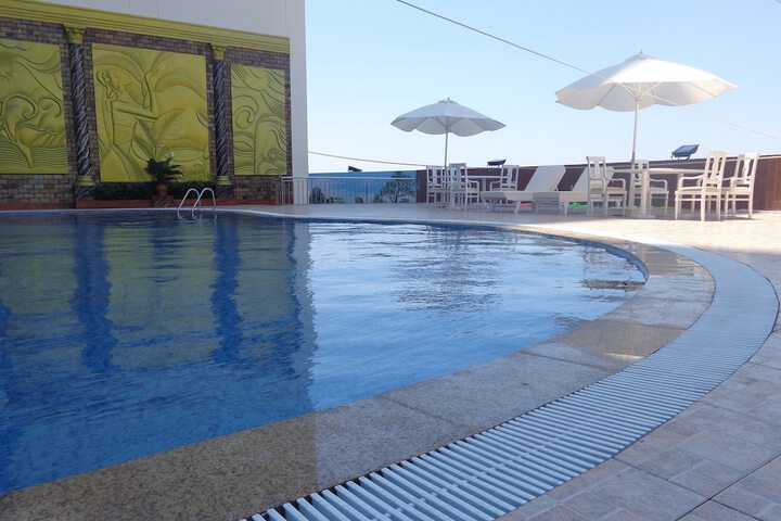 Pools & Facilities
