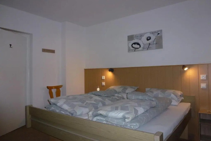 Room 3 of 12