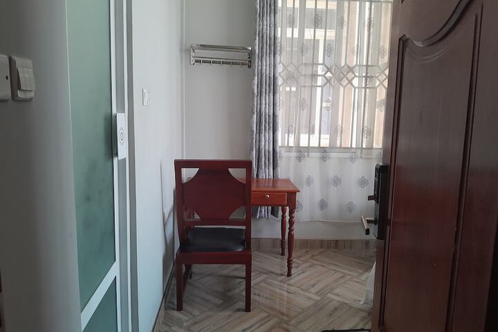 Room 12 of 74